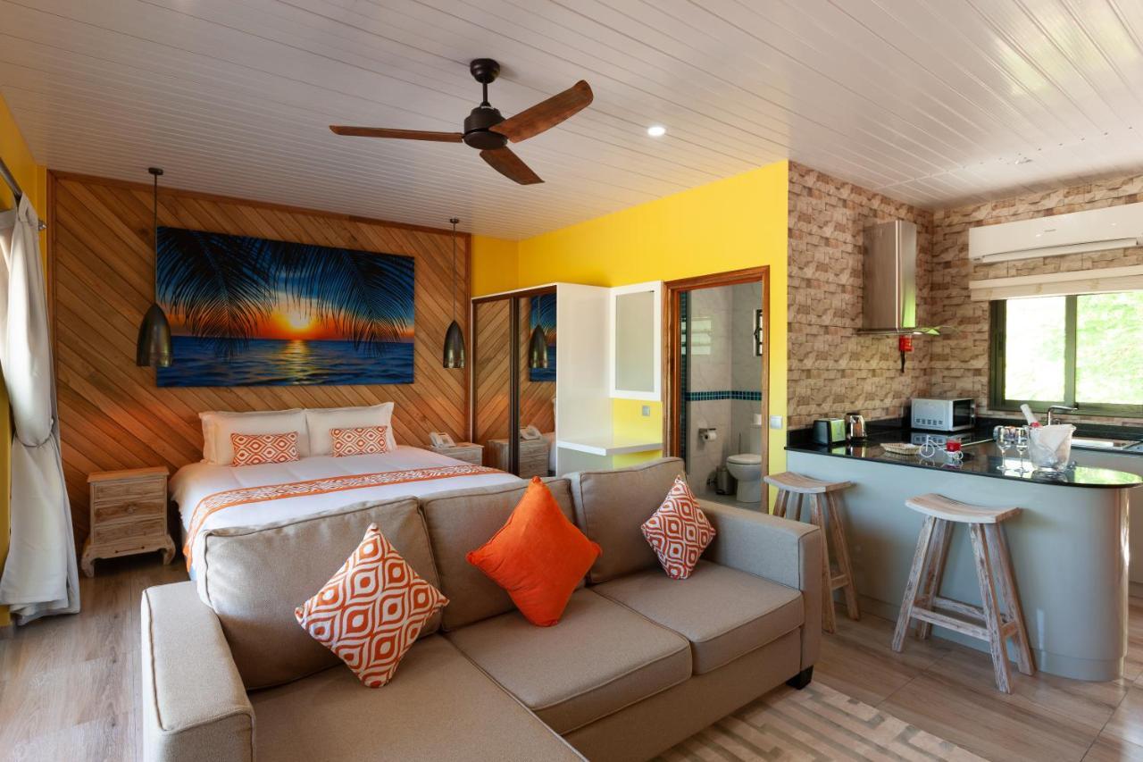 Casa De Leela Self Catering Guest House La Digue Bagian luar foto